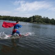 vrijgezellenfeest voor mannen bij zwembad en waterskibaan de IJzeren Man