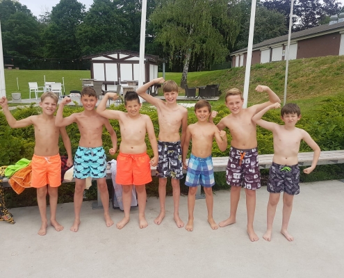 Kinderfeestje waterskiën bij waterskibaan de IJzeren Man