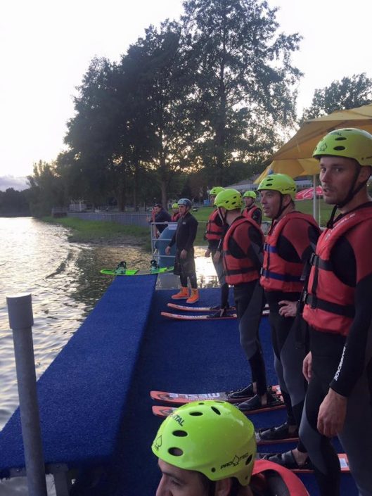 bedrijfsuitje bij zwembad en waterskibaan de IJzeren Man